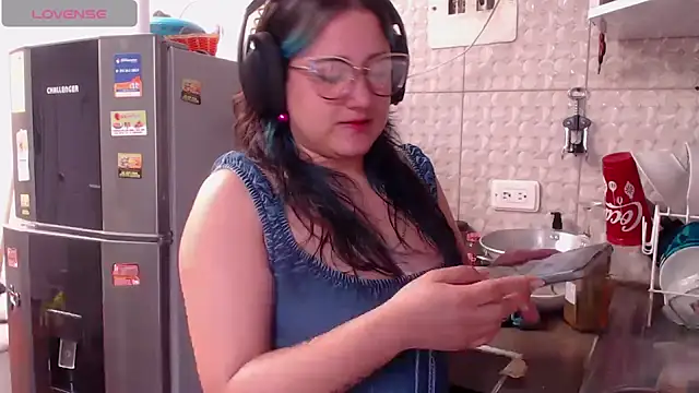 luna palmerau online show from July 8, 2026, 6:41 pm