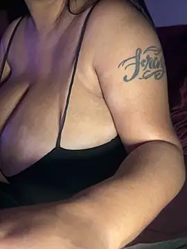 RoxiRedXXX online show from May 28, 2026, 6:03 pm