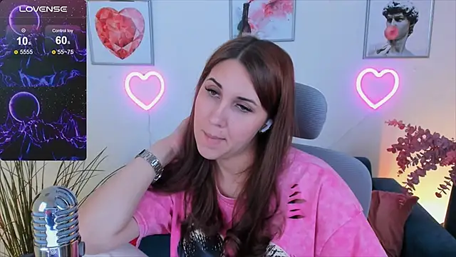 NellieMccaffrey online show from December 16, 2024, 10:45 pm