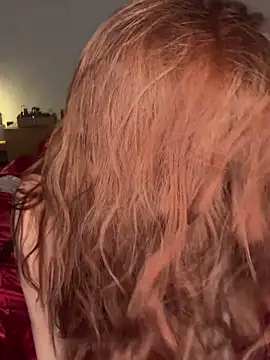 OmeliaDior online show from September 18, 2025, 5:05 pm