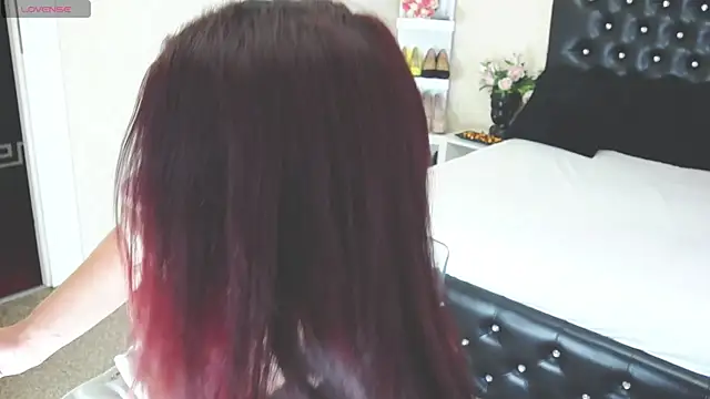 Allisonn223 online show from April 26, 2026, 12:02 pm