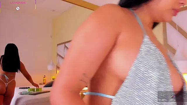 CarolineMaldonado online show from October 9, 2025, 12:28 pm