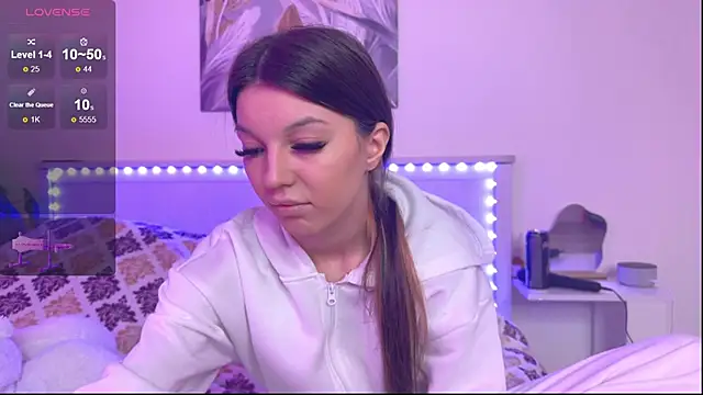 Veronica leal online show from September 30, 2025, 7:58 am