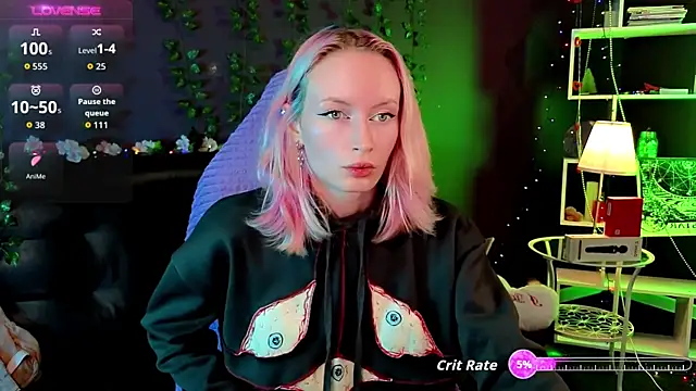  HelenCarter online show from October 4, 2025, 8:43 pm