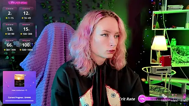  HelenCarter online show from October 6, 2025, 8:53 pm