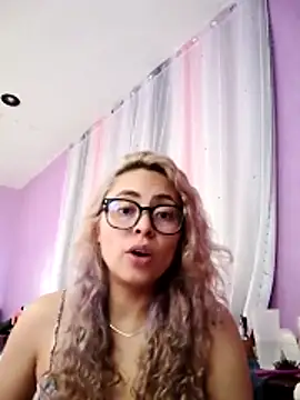 Snapshot of rossmexicana_x chatting on June 18, 2026, 6:24 pm rossmexicana x online show from June 18, 2026, 6:24 pm
