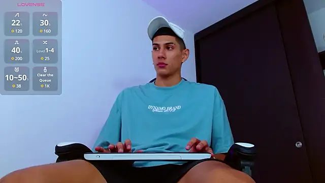 Snapshot of Valerio_20 chatting on February 15, 2025, 8:23 pm Valerio 20 online show from February 15, 2025, 8:23 pm