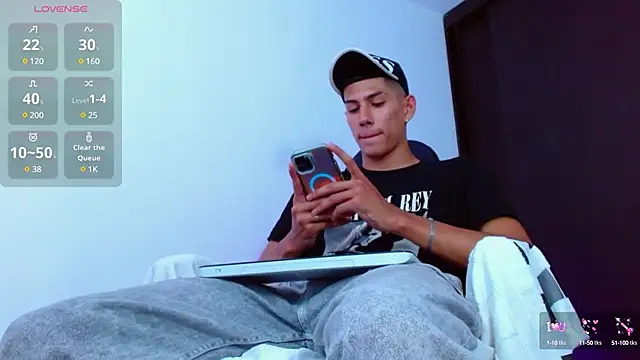 Snapshot of Valerio_20 chatting on March 10, 2025, 8:01 pm Valerio 20 online show from March 10, 2025, 8:01 pm