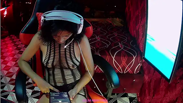 AdelinaMiran90 online show from February 27, 2025, 4:02 am