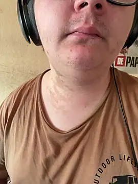 Snapshot of bigboyfrench chatting on March 23, 2026, 10:59 am bigboyfrench online show from March 23, 2026, 10:59 am