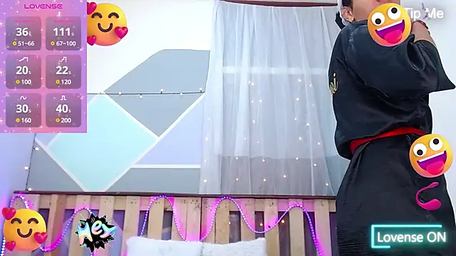 Lina10 online show from March 14, 2025, 7:23 pm