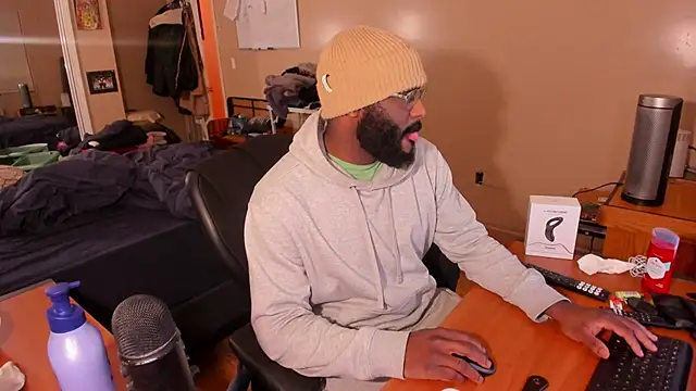 MrChuckDailyXXX online show from December 23, 2024, 1:51 am