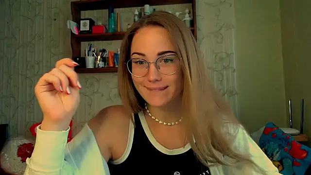 luxie milady online show from September 30, 2025, 9:15 am