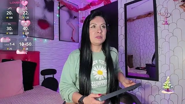 Ella Rouse online show from December 3, 2024, 4:11 pm