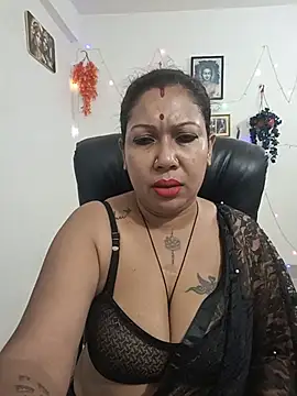 YOUR LOVELY-40 online show from August 8, 2026, 8:05 pm