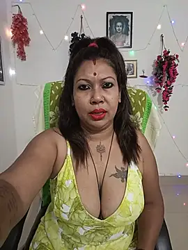 YOUR LOVELY-40 online show from June 10, 2026, 5:47 pm