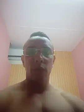 Thiago Summers online show from August 6, 2026, 2:23 pm