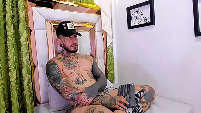 dilan scootk  online show from October 27, 2025, 7:37 pm