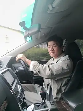 kisstoyousoon2024 online show from January 12, 2026, 5:47 am