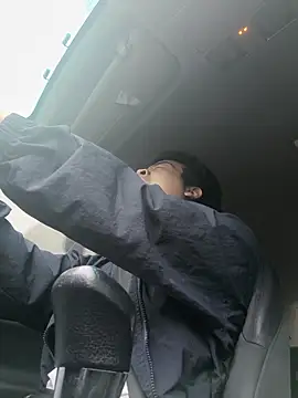 kisstoyousoon2024 online show from December 17, 2025, 5:56 am