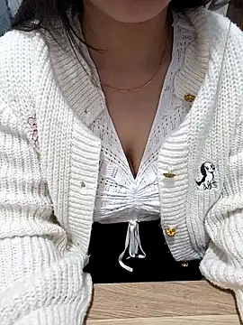 Snapshot of Little-star- chatting on January 9, 2026, 3:35 am Little-star- online show from January 9, 2026, 3:35 am