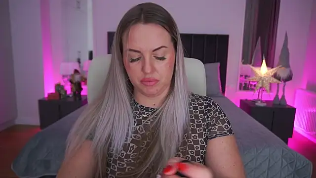 KiraCandyS online show from January 14, 2026, 9:18 pm