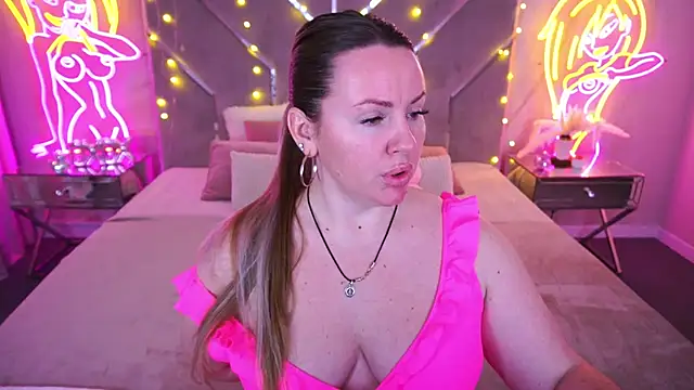 KiraCandyS online show from April 27, 2026, 7:56 pm