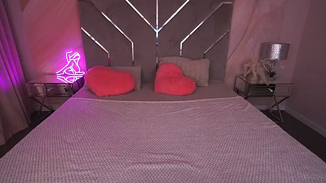 KiraCandyS online show from March 18, 2025, 9:10 pm