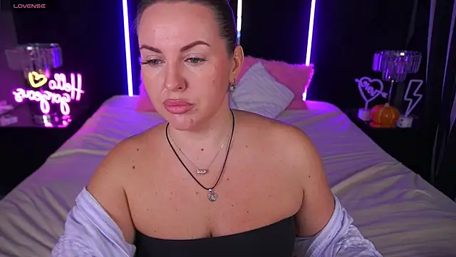 KiraCandyS online show from November 21, 2025, 9:58 pm