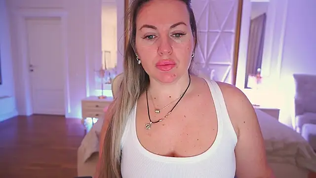 KiraCandyS online show from February 16, 2026, 2:54 am