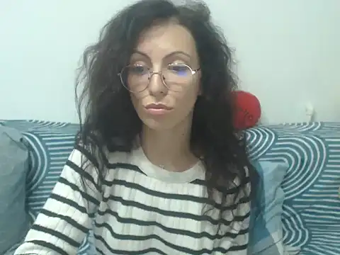 Emmatoo online show from April 30, 2026, 8:57 pm