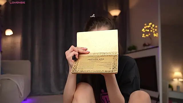 Snapshot of Amely_Young chatting on February 19, 2026, 1:46 am Amely Young online show from February 19, 2026, 1:46 am