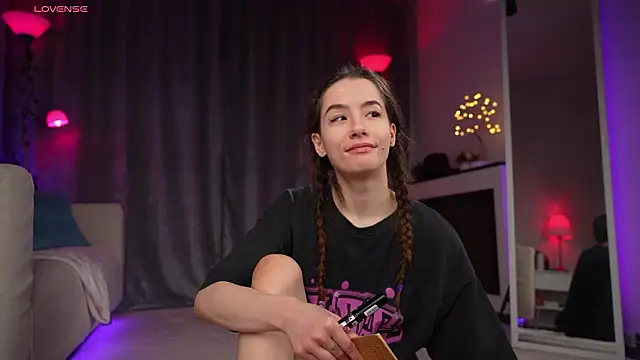 Snapshot of Amely_Young chatting on February 21, 2026, 12:56 am Amely Young online show from February 21, 2026, 12:56 am