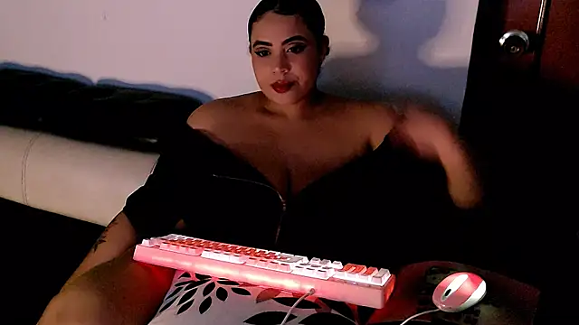 Emmacamille online show from September 29, 2025, 6:31 am