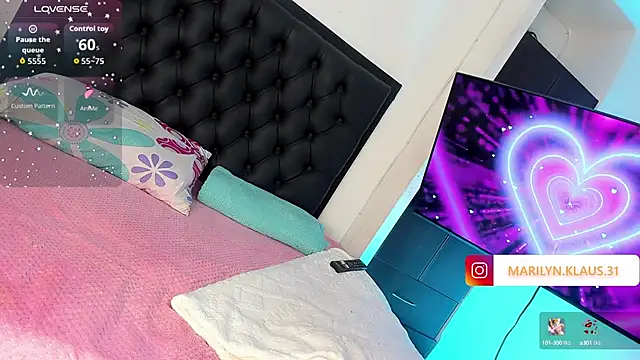 Maryonthemoon online show from September 24, 2025, 7:26 am