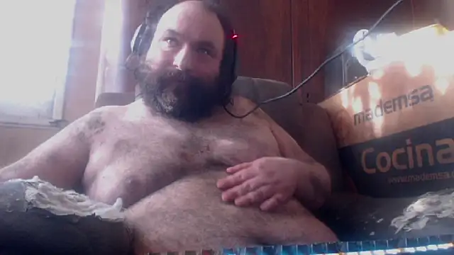 Snapshot of hairyhulk chatting on October 28, 2025, 9:14 pm hairyhulk online show from October 28, 2025, 9:14 pm