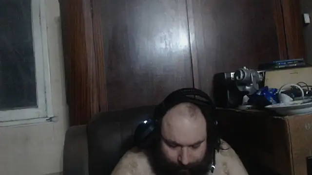 Snapshot of hairyhulk chatting on January 10, 2025, 7:46 am hairyhulk online show from January 10, 2025, 7:46 am