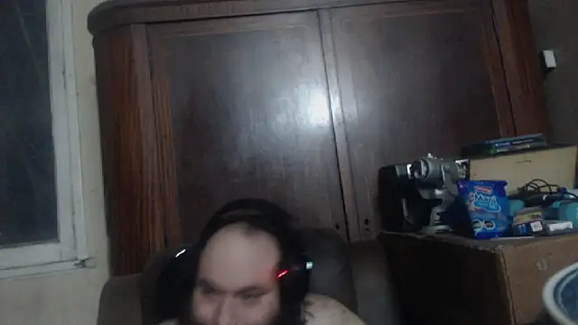 Snapshot of hairyhulk chatting on January 4, 2025, 8:39 am hairyhulk online show from January 4, 2025, 8:39 am