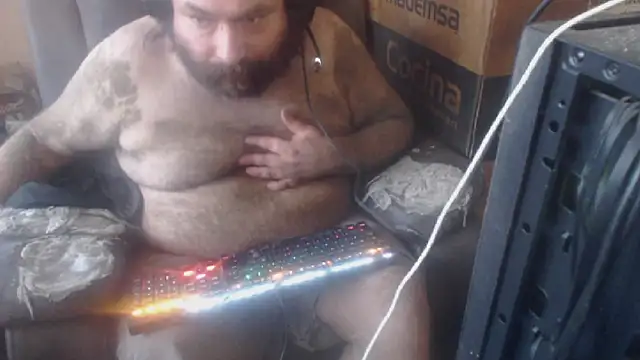 Snapshot of hairyhulk chatting on October 6, 2025, 9:15 pm hairyhulk online show from October 6, 2025, 9:15 pm