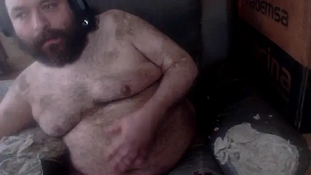 Snapshot of hairyhulk chatting on October 31, 2025, 9:22 pm hairyhulk online show from October 31, 2025, 9:22 pm