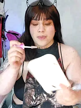 ItsNaiixa online show from October 24, 2025, 8:30 pm