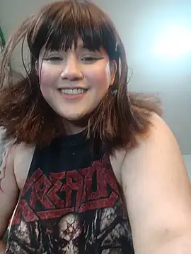 ItsNaiixa online show from May 17, 2026, 6:57 am