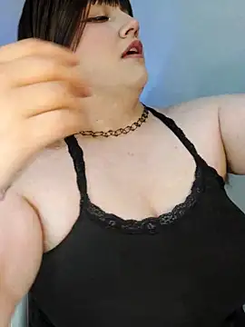 ItsNaiixa online show from December 5, 2025, 9:23 pm