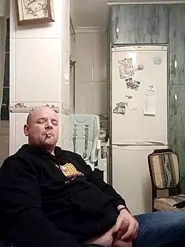 lobito1997 online show from February 19, 2026, 7:16 am