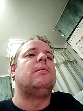 lobito1997 online show from November 6, 2025, 2:04 am