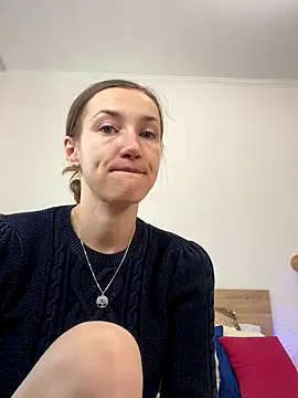 KateRedgar online show from September 30, 2025, 1:06 pm