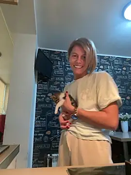 tanyagrey online show from October 2, 2025, 8:50 am