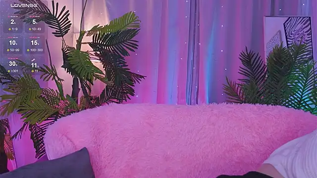 Mia  Peach online show from March 9, 2025, 4:49 am