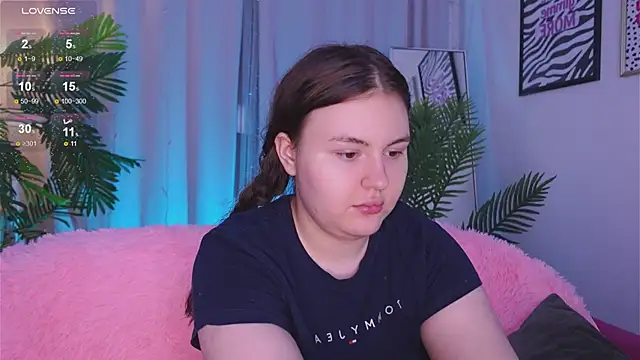 Mia  Peach online show from March 14, 2025, 4:10 am