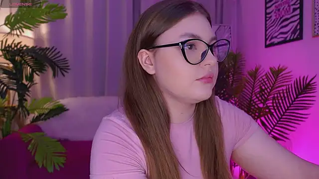 Mia  Peach online show from February 26, 2025, 11:52 pm